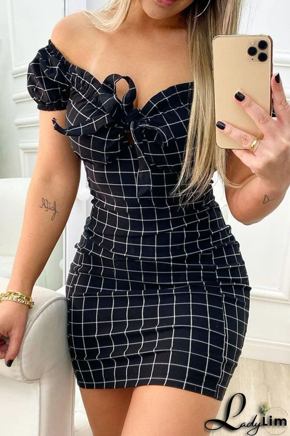 Black Fashion Casual Plaid Print Frenulum V Neck Short Sleeve Dress