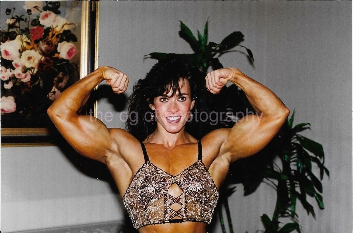 FOUND Photo Poster painting Color DEBBIE MINSKY Portrait MUSCLE GIRL BODYBUILDER 112 3 M