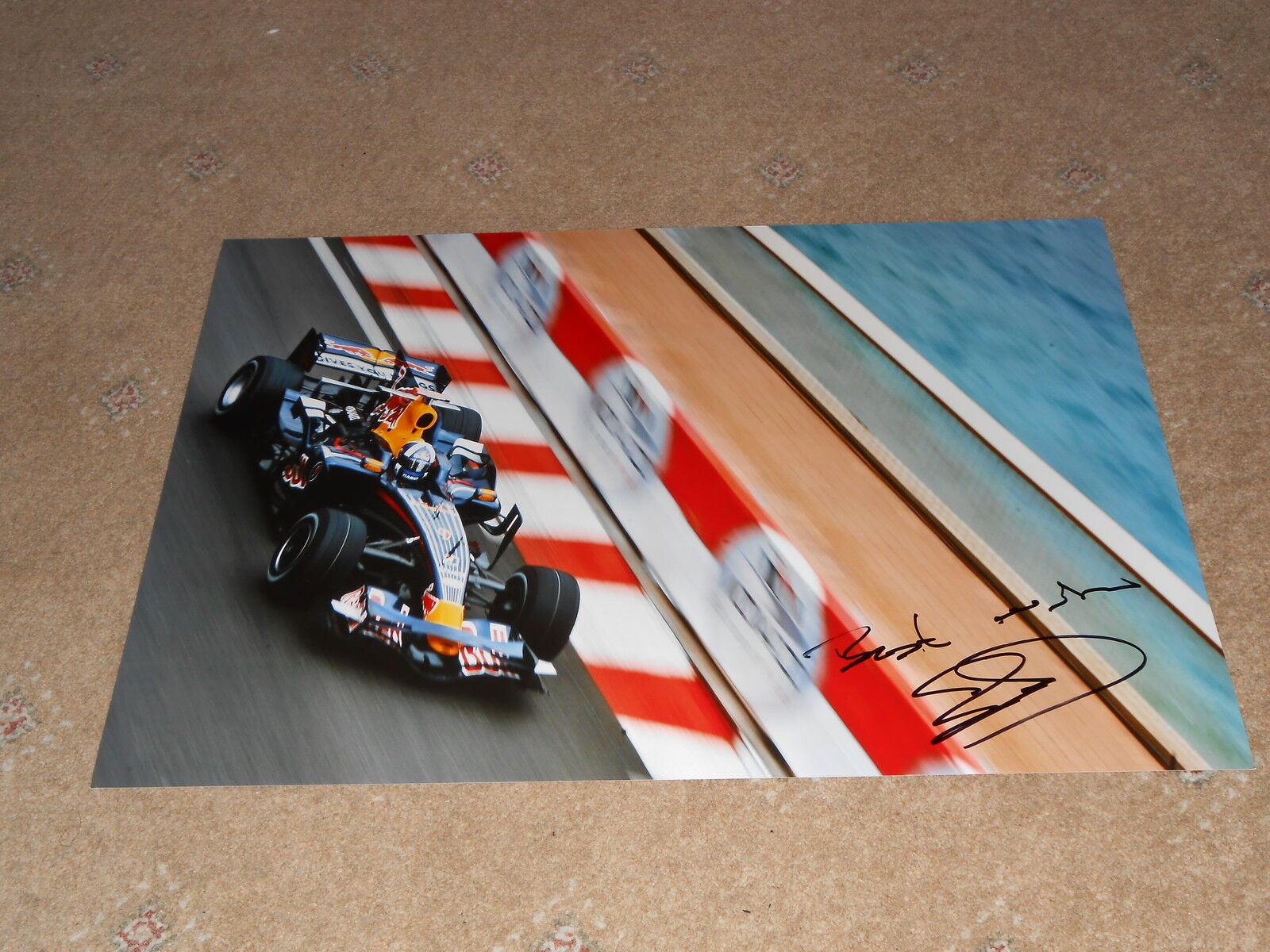 David Coulthard Main Signé Monaco Rouge Bull F1 Photo Poster painting Grand 1