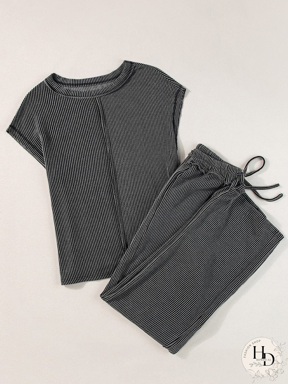 Chic Carbon Grey Ribbed Two-Piece Set with Exposed Seams