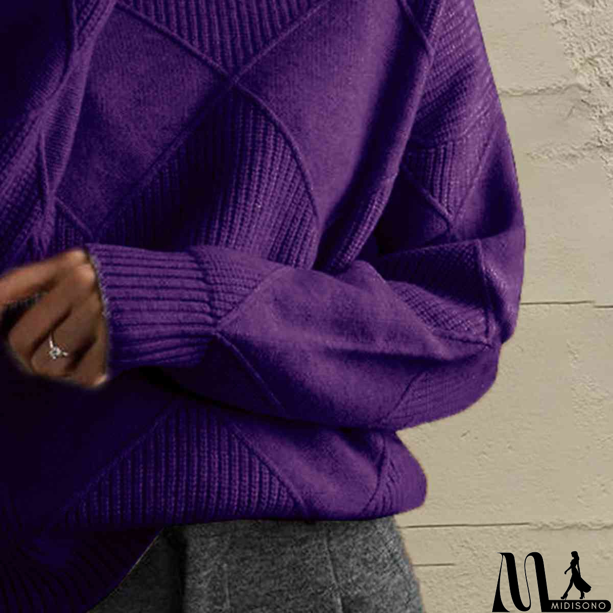 MidiSono - Versatile and Comfortable Sweater