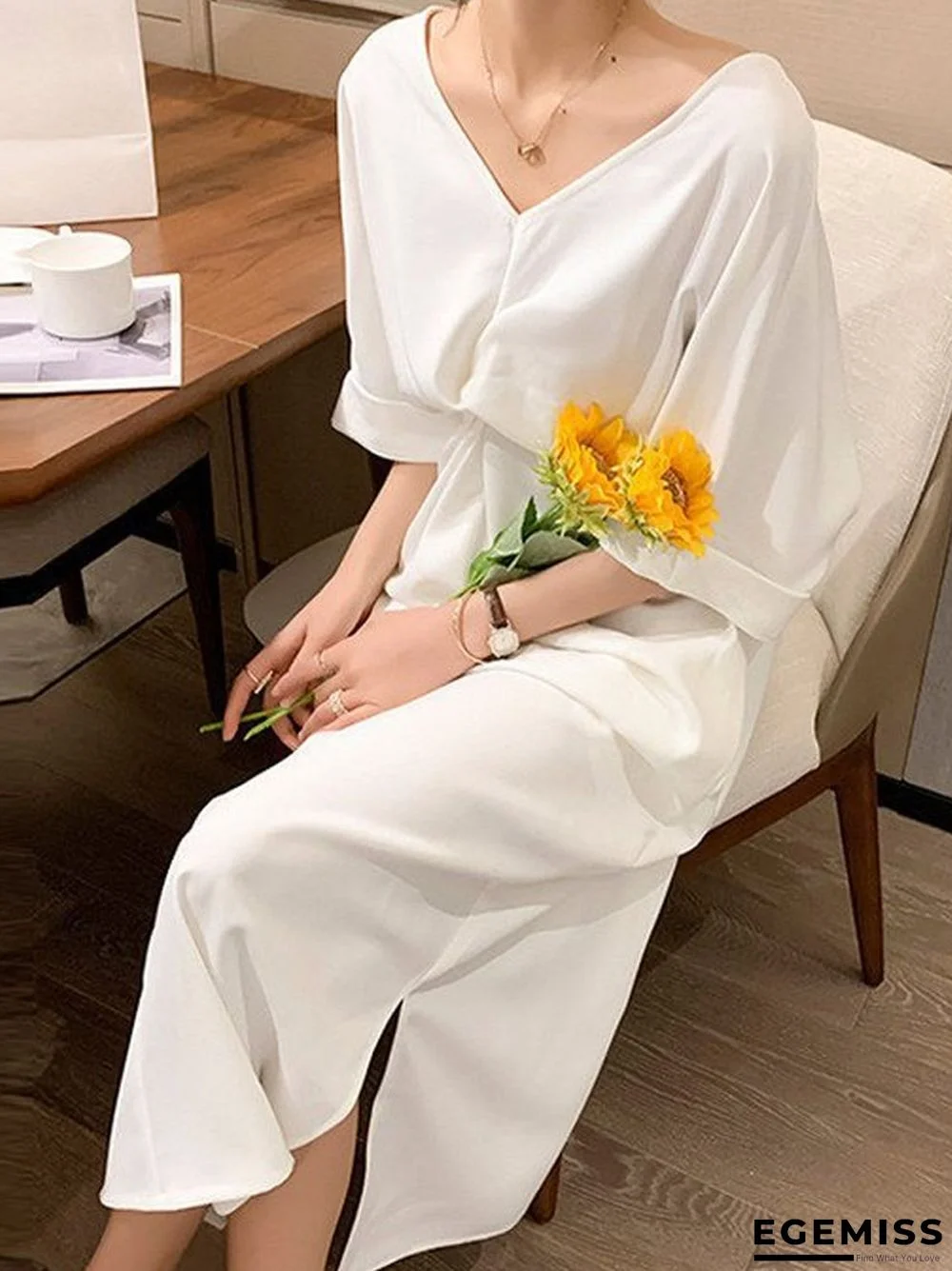 Extra-large Kinked T-shirt Skirt Loose Tibetan Meat Slim Backless V-neck Dress Wihte Dresses | EGEMISS