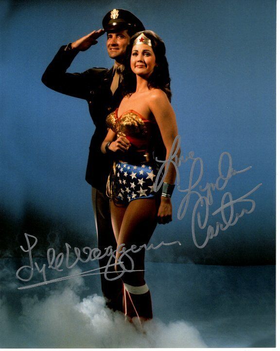 LYLE WAGGONER and LYNDA CARTER signed autographed WONDER WOMAN Photo Poster painting