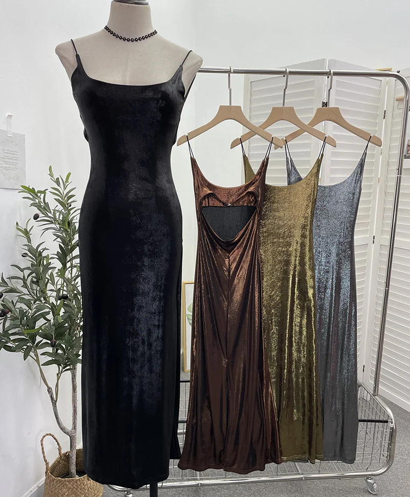 Uveng Real Shooting 鎏金带 Dress Bare Back Repair Behind The Opening Fork Long Bag Over The Knee Dress 89999