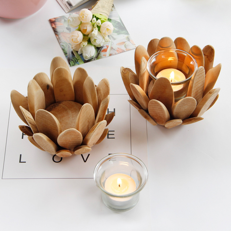 European Style Wooden Pastoral Style Wooden Lotus Petal Shaped Candlestick