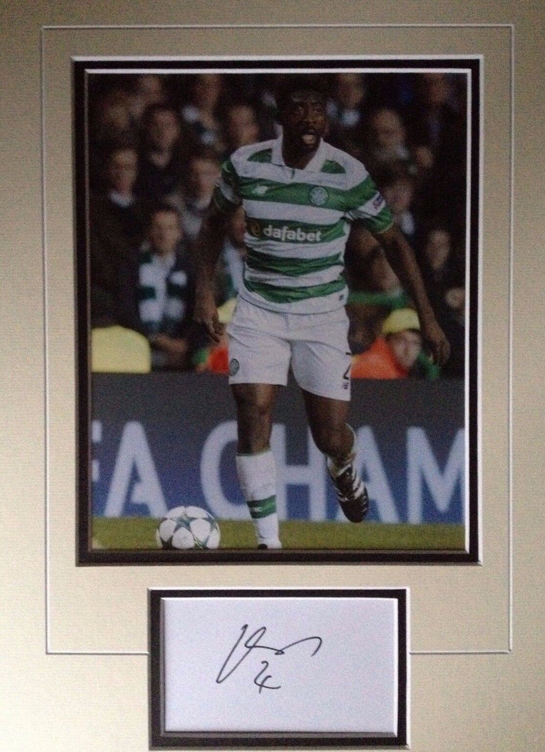 KOLO TOURE - CELTIC FOOTBALLER - EXCELLENT SIGNED COLOUR Photo Poster painting DISPLAY