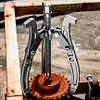 Industrial-grade high-hardness giant three-pronged puller, labor-saving, thickened and widened, internal bearing disassembly three-pronged puller