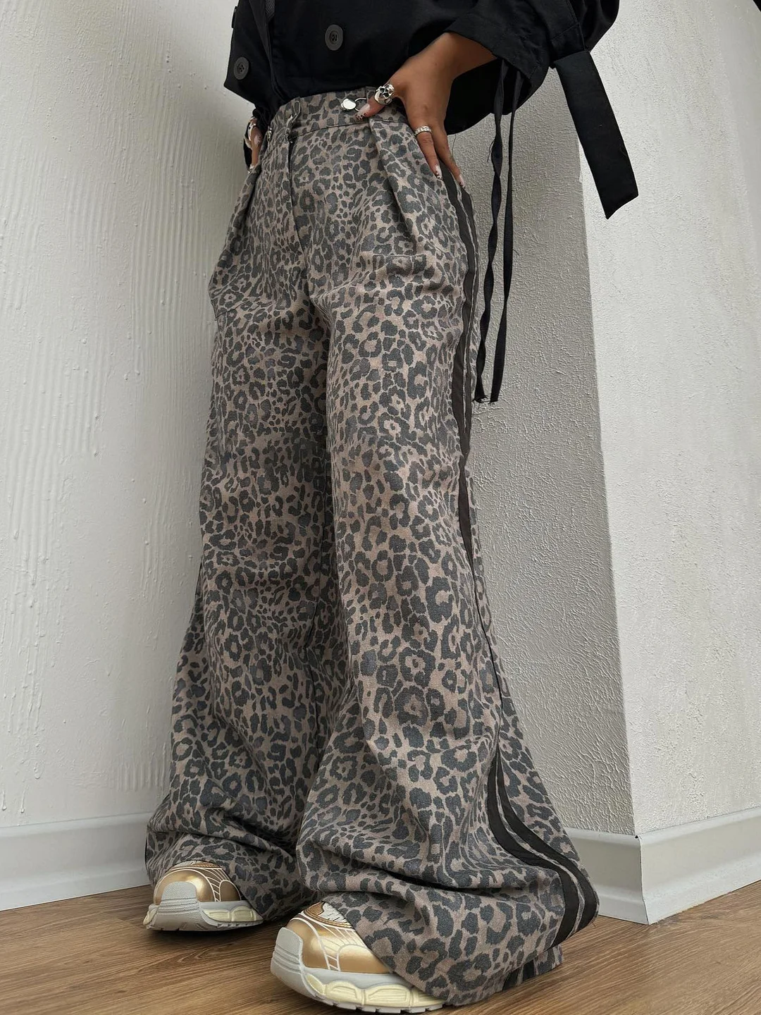 Athvotar Athvotar Leopard-Print Tug Trousers Women's Tide In 2025 Spring Side Stripes Loose Thin Broad Leg Trousers Casual