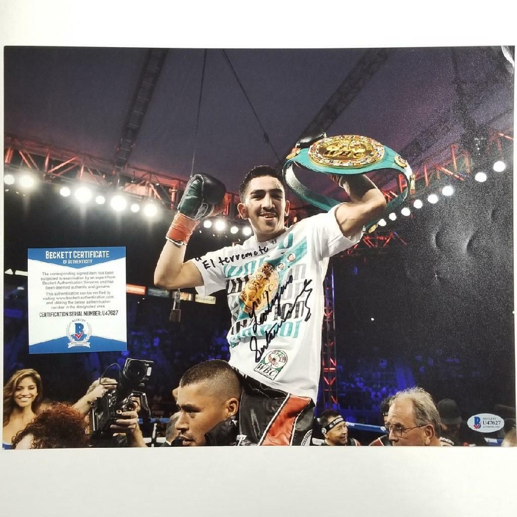 Leo Santa Cruz signed 11x14 Photo Poster painting Boxing Autograph ~ Beckett BAS COA