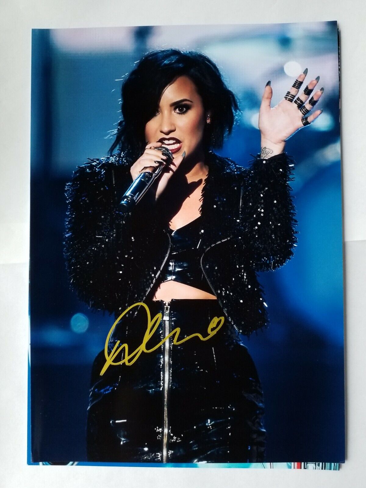 DEMI LOVATO Autographed Authentic Signed 8.5 x 11 1/4 Photo Poster painting