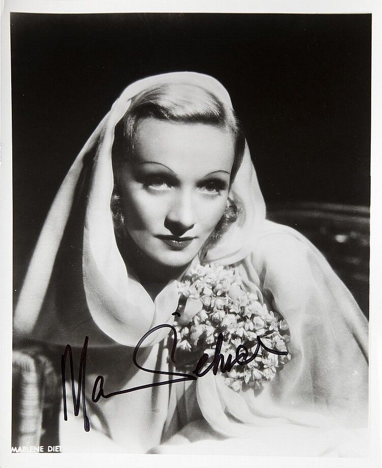 MARLENE DIETRICH Signed Photo Poster paintinggraph - Film Star Actress (1901-1992) - Preprint