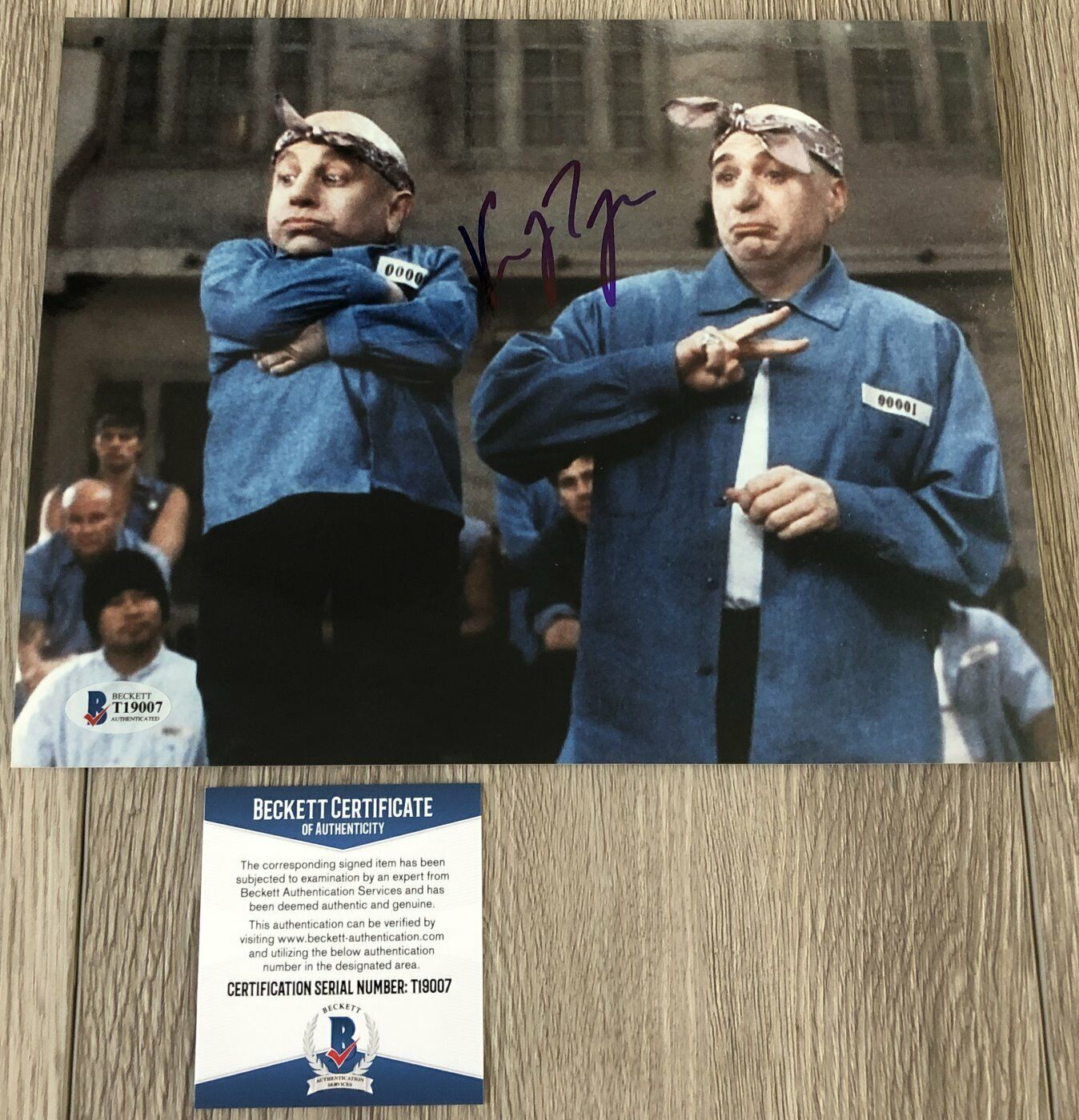 VERNE TROYER SIGNED AUSTIN POWERS 8x10 Photo Poster painting w/EXACT PROOF & BECKETT BAS COA