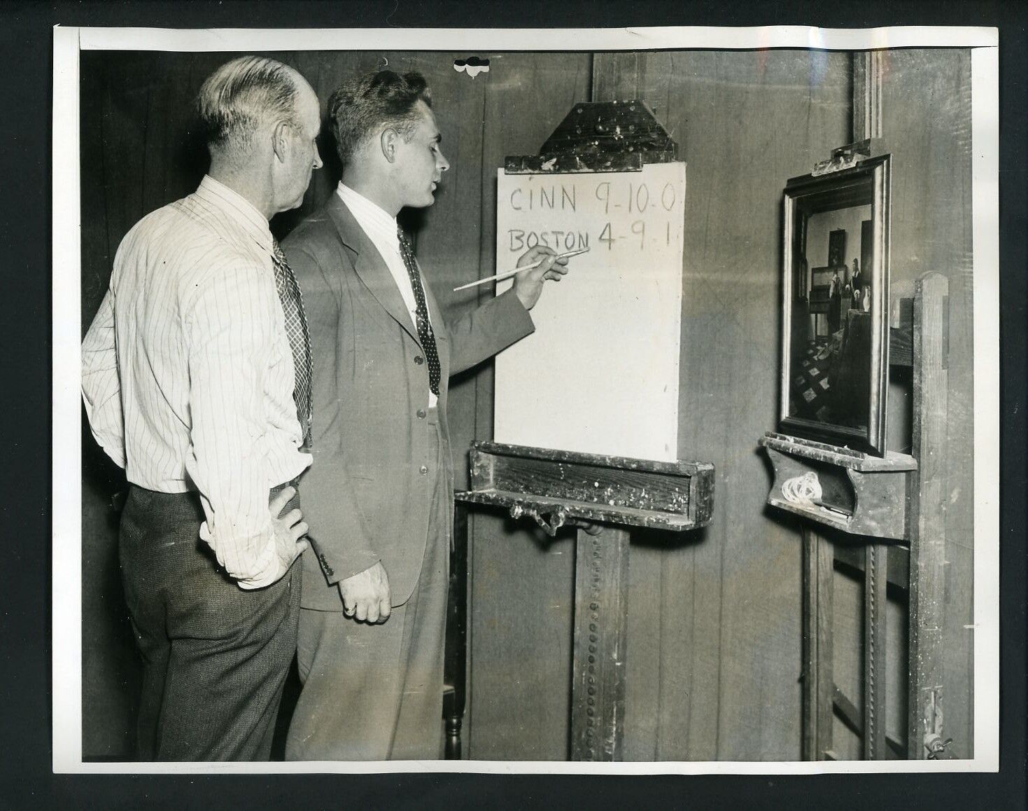 Johnny Vander Meer & artist Aldro T. Hibbard 1939 Press Photo Poster painting Cincinnati Reds