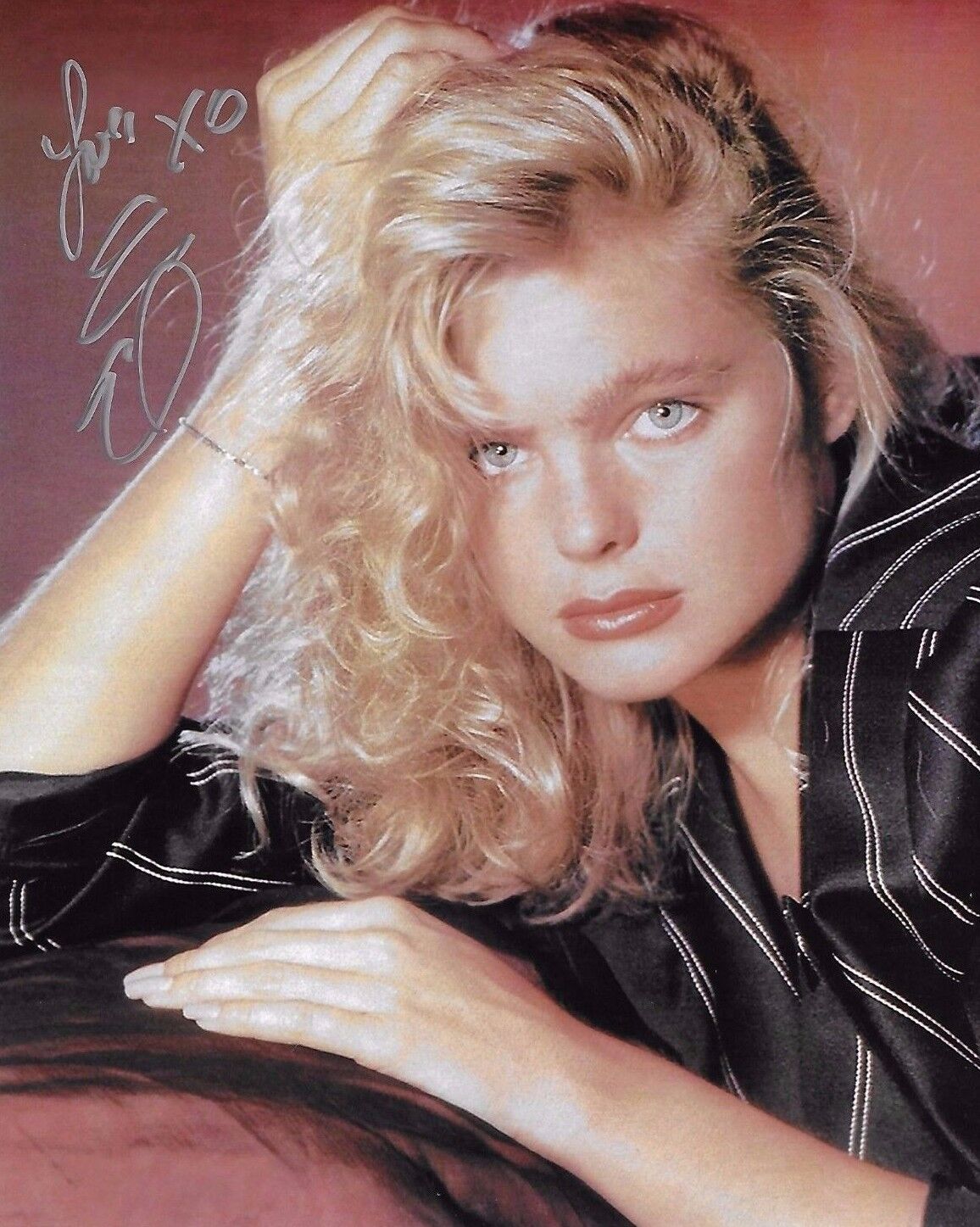 Erika Eleniak Signed 8x10 Photo Poster painting -E.T / BAYWATCH / PLAYBOY PLAYMATE - SEXY! H65