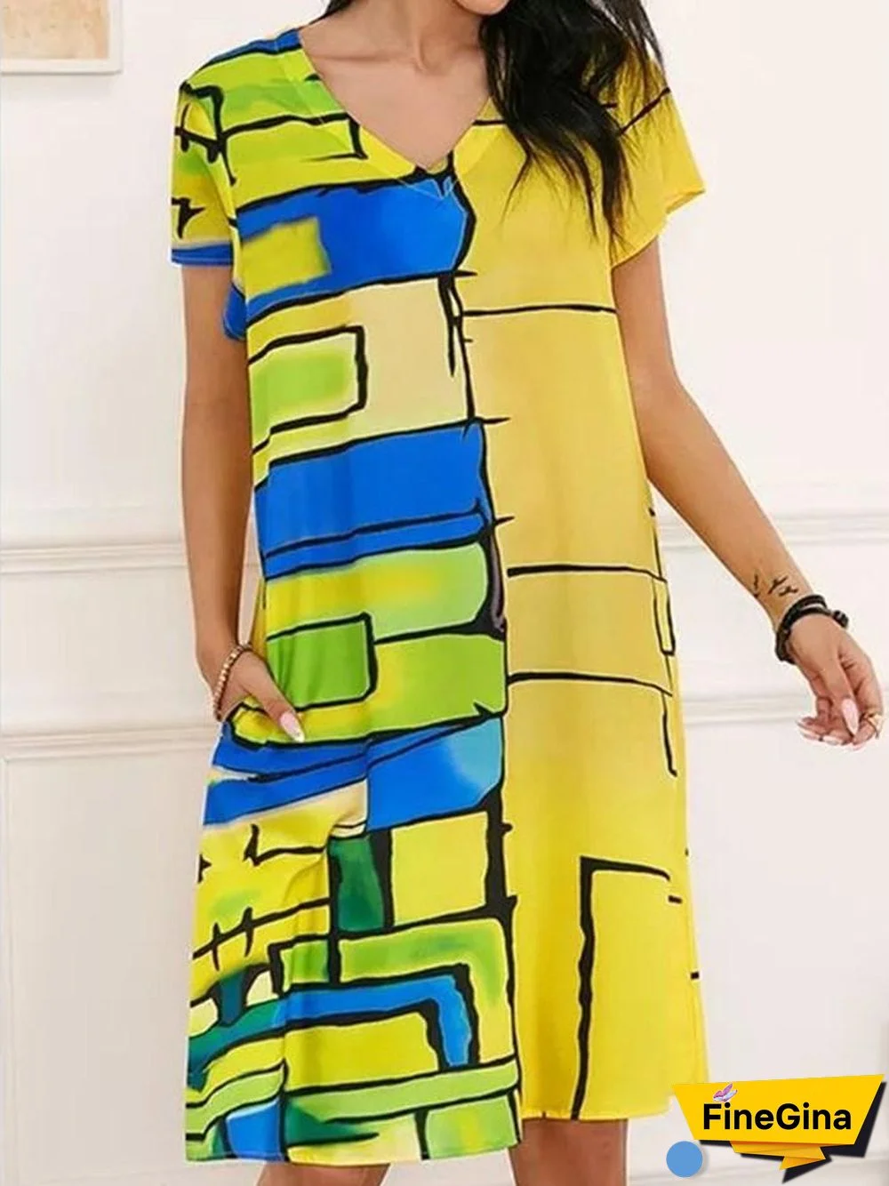 Women's Short Sleeve V-neck Printed Dress With Pockets