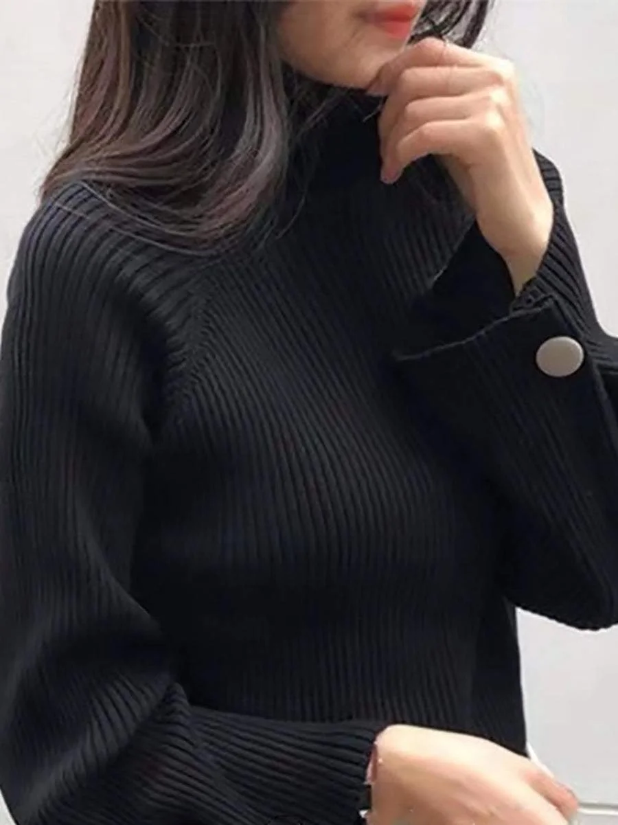 Simple and casual long-sleeved sweater