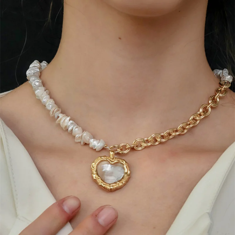 Meladen™ Schlüsselbeinkette aus 18 Karat Gold mit Perlenstickerei kurz