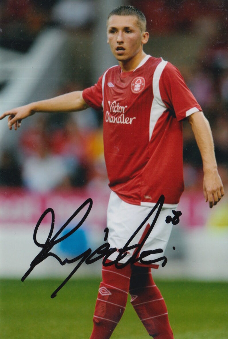 NOTTINGHAM FOREST HAND SIGNED RADOSLAW MAJEWSKI 6X4 Photo Poster painting 1.