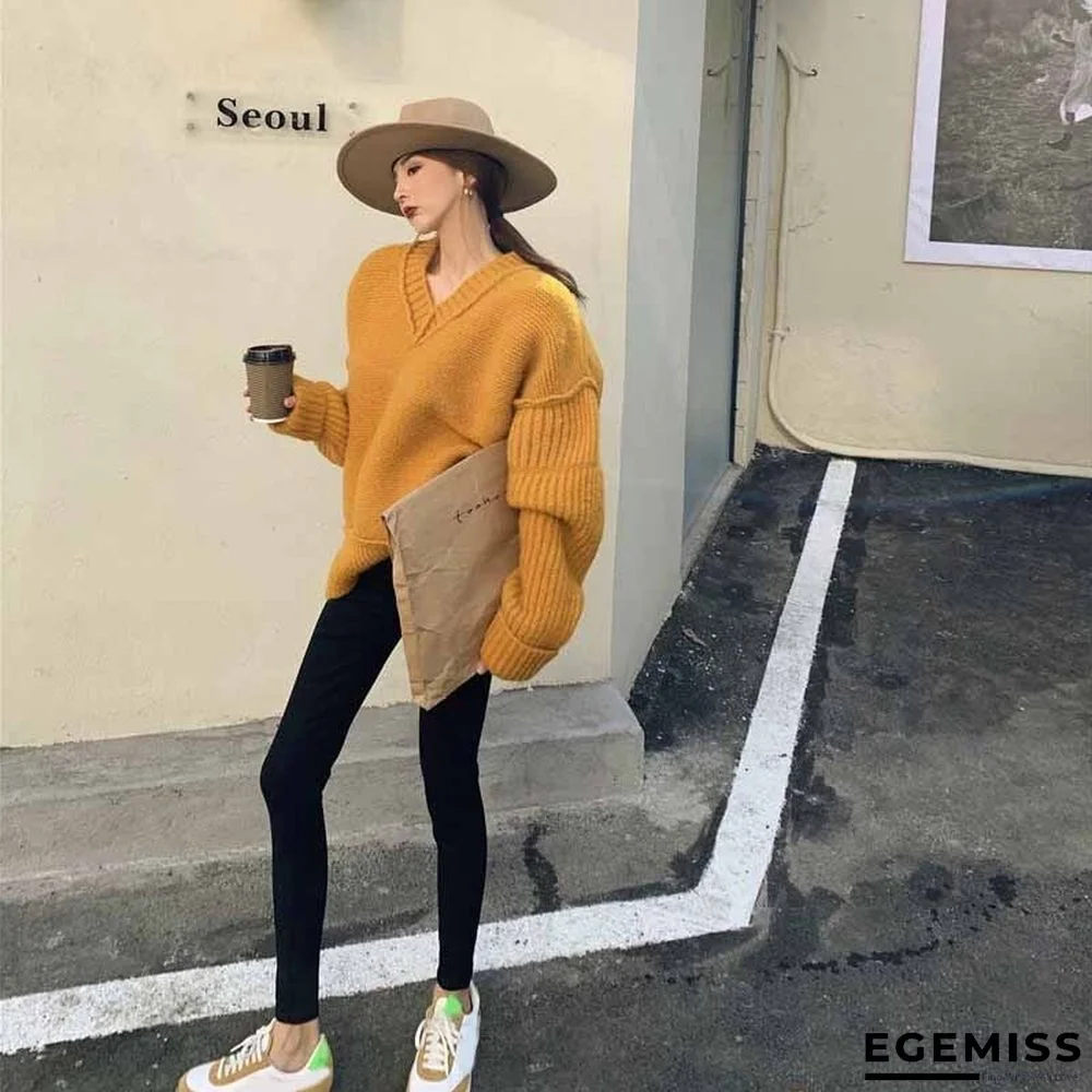 Loose and Lazy V-Neck Sweater | EGEMISS