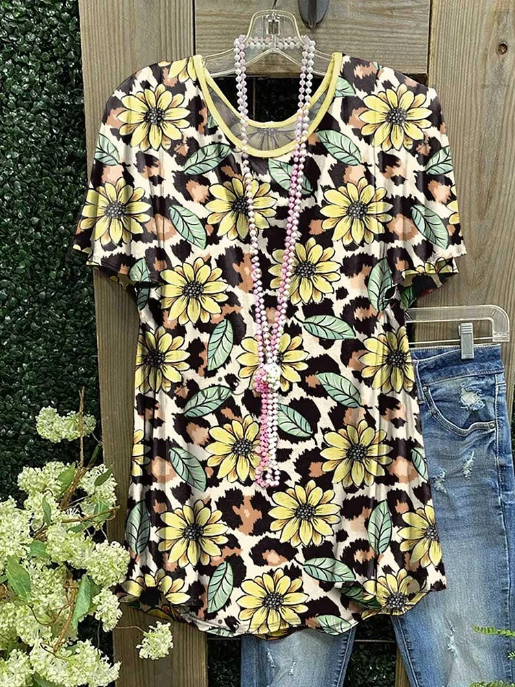 Women's Sunflowers And Leopard Short Sleeve T-shirt