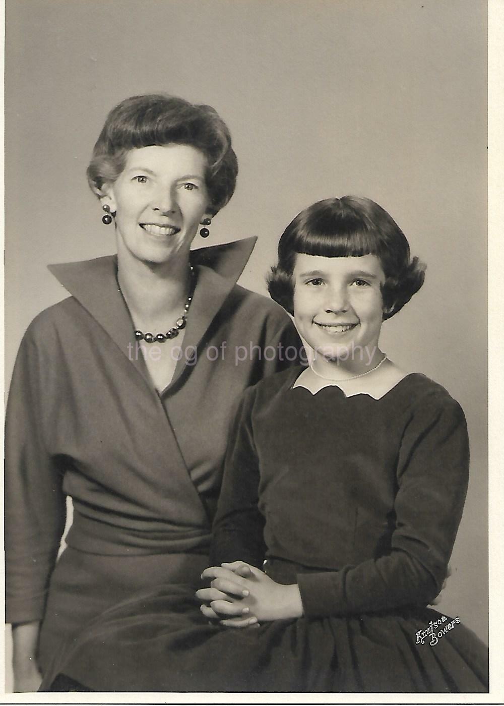 FOUND Photo Poster painting Vintage 1950's CLASSIC MOTHER DAUGHTER PORTRAIT Original 15 12 U