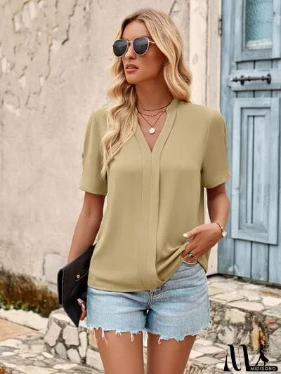 MidiSono - V-Neck Short Sleeve Blouse