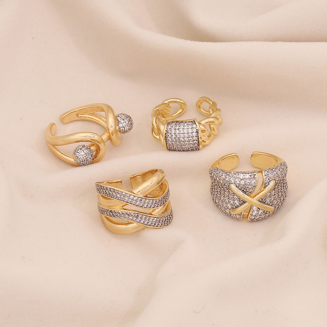 Gold Heart Zircon Ring Geometric Metal Style Live Ring Female Niche Ring R116