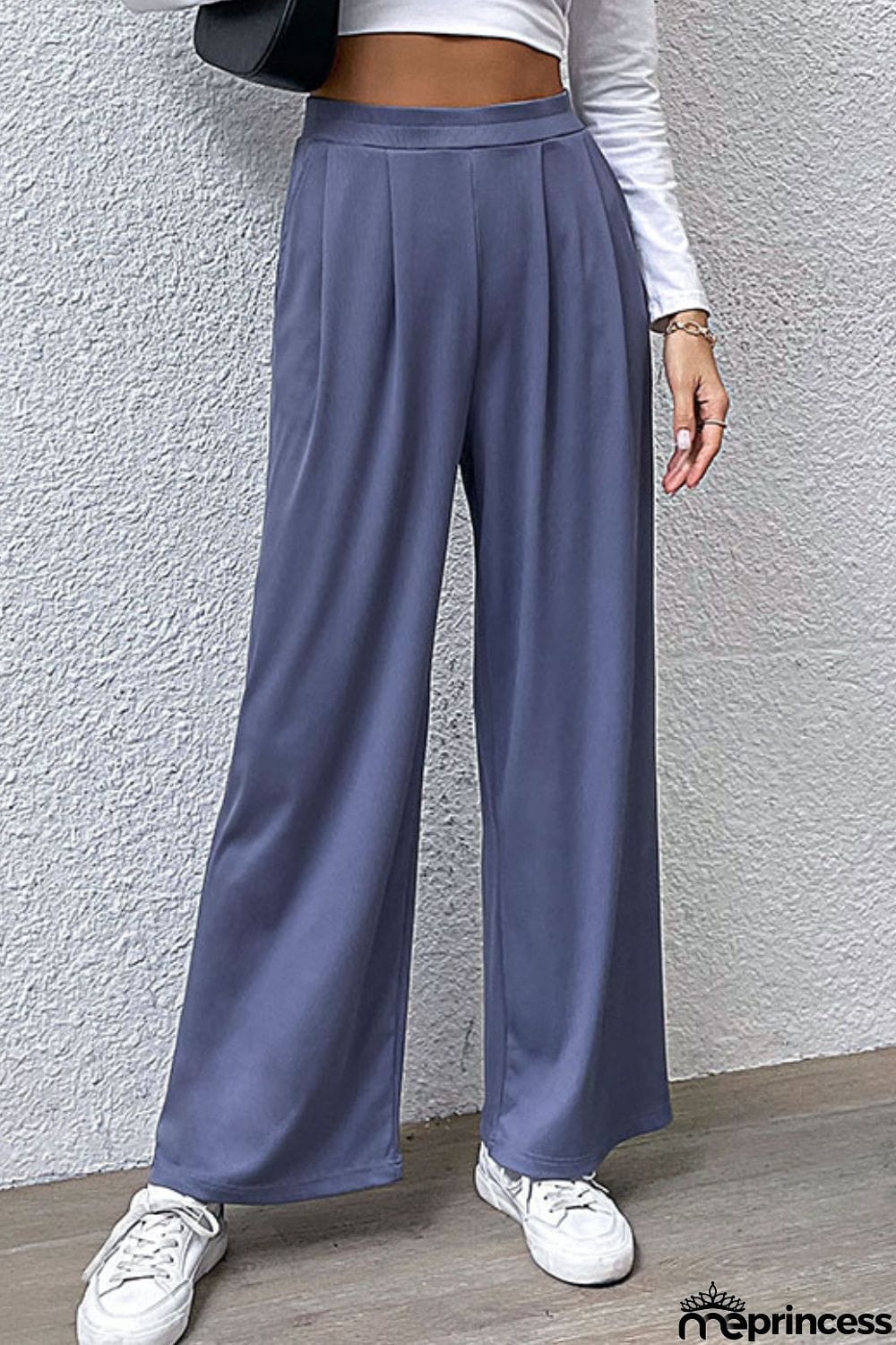 Pleated Detail Wide-Leg Pants with Pockets