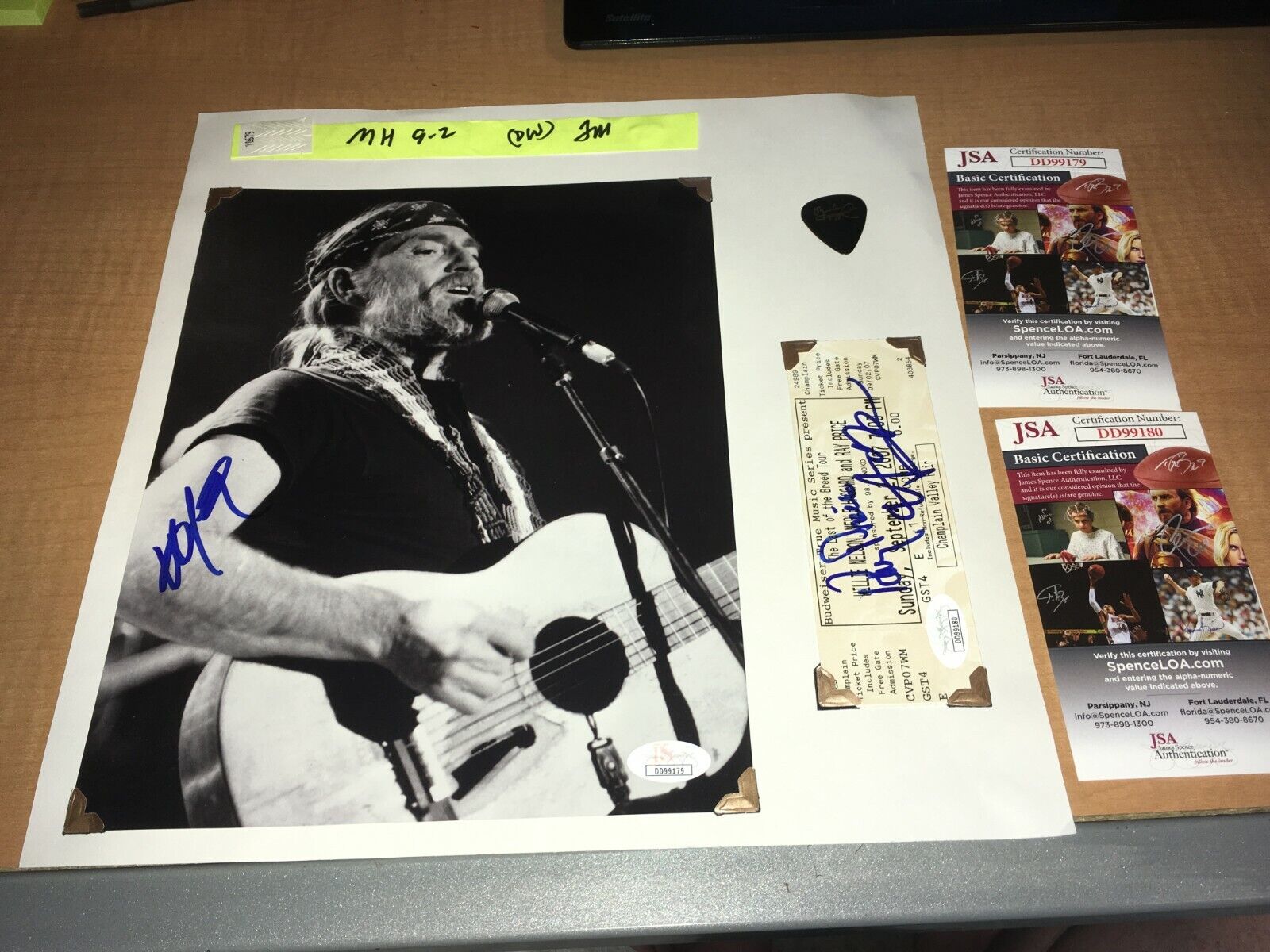 Willie Nelson Country Music Legends Signed 8x10 Photo Poster painting Plus Ticket JSA Certified