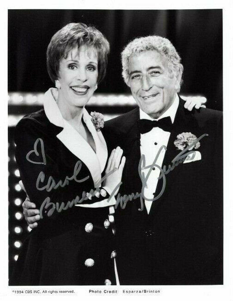 Carol burnett and tony bennett signed autographed original press 8x10 Photo Poster painting