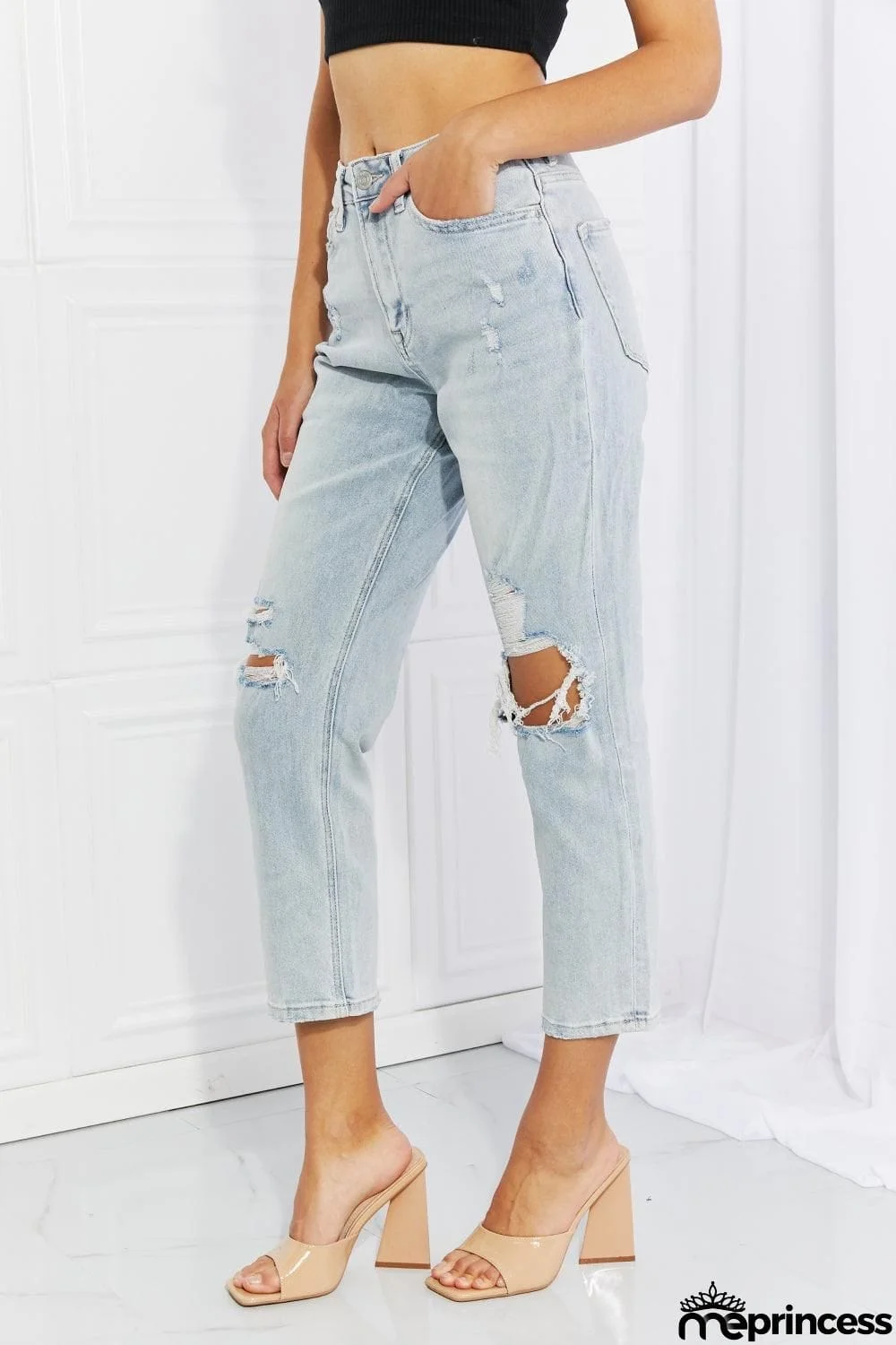 VERVET Stand Out Full Size Distressed Cropped Jeans