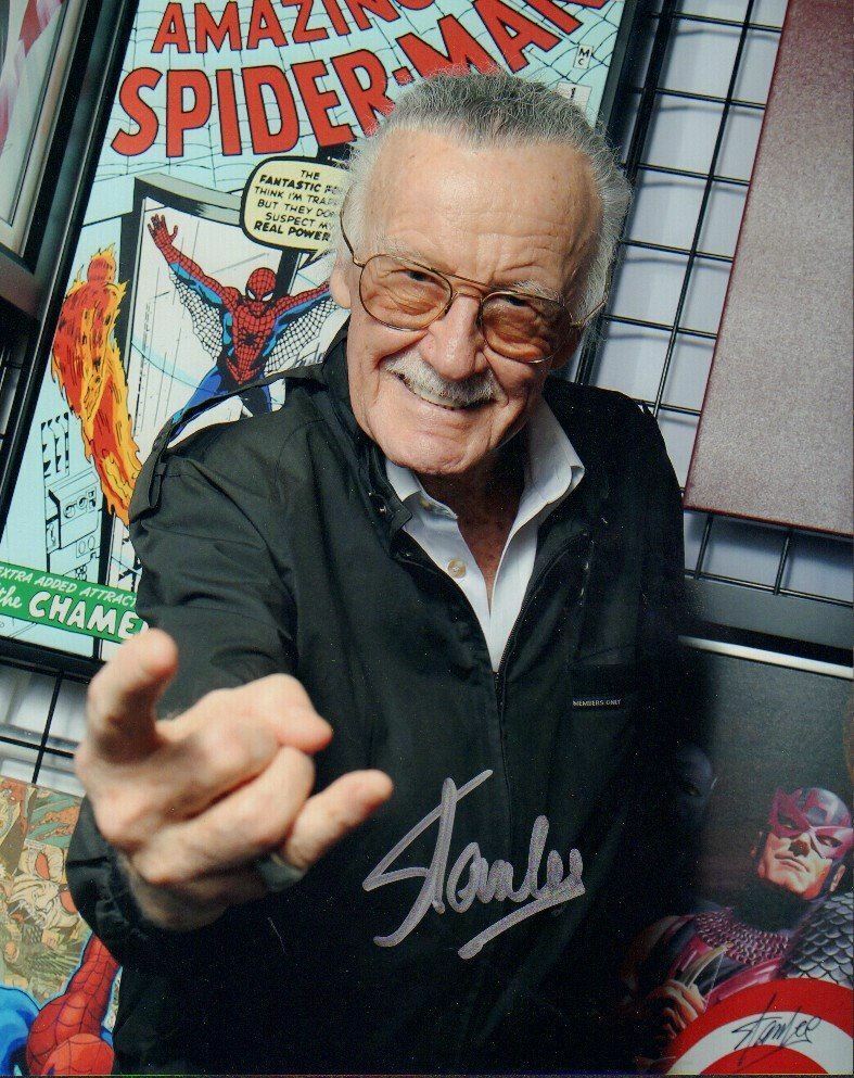 STAN LEE Signed 'Marvel Comics' Photo Poster paintinggraph - Comic Book Writer - preprint