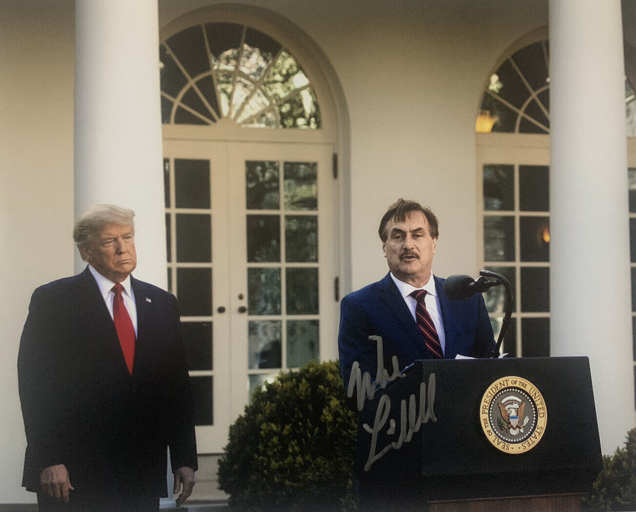 MIKE LINDELL HAND SIGNED 8x10 Photo Poster painting MY PILLOW CEO TRUMP AUTHENTIC AUTOGRAPH COA