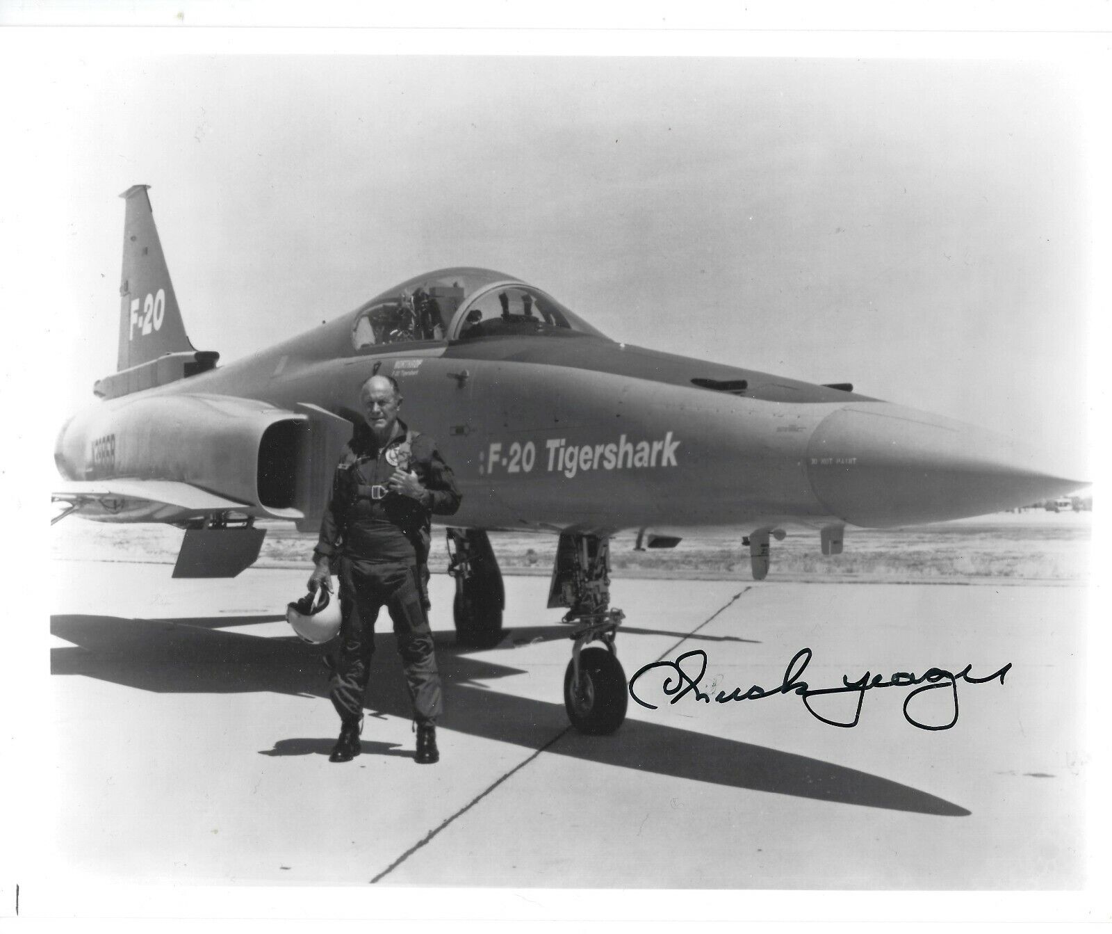 CHUCK YEAGER SIGNED 8x10 Photo Poster paintingGRAPH UACC & AFTAL RD SPEED OF SOUND MACH 1