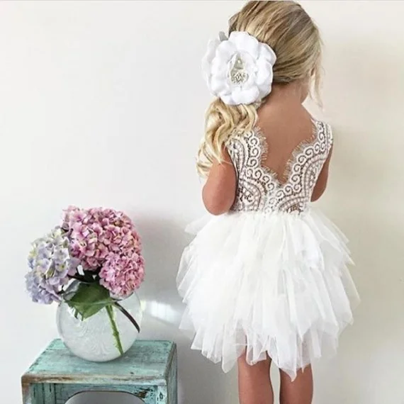 Pretty Ball Gown Round Neck Tiered Tulle Flower Girl Dresses with Lace 