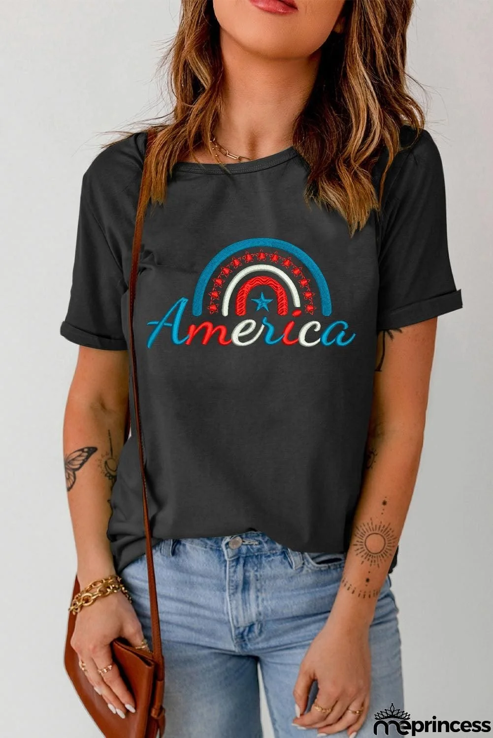 AMERICA Embroidered Round Neck Cuffed Tee Shirt