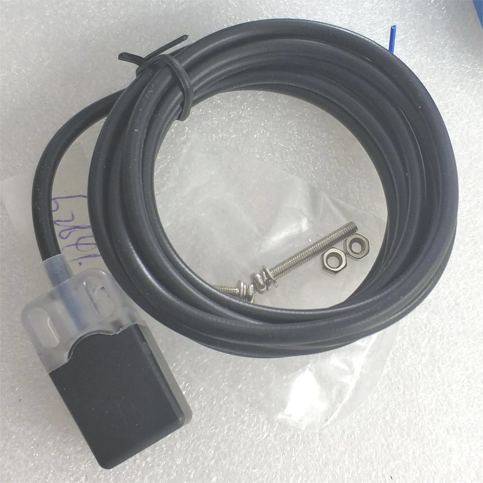 Capteur De Proximité Capacitif Carré RN04-N - Normalement Ouvert