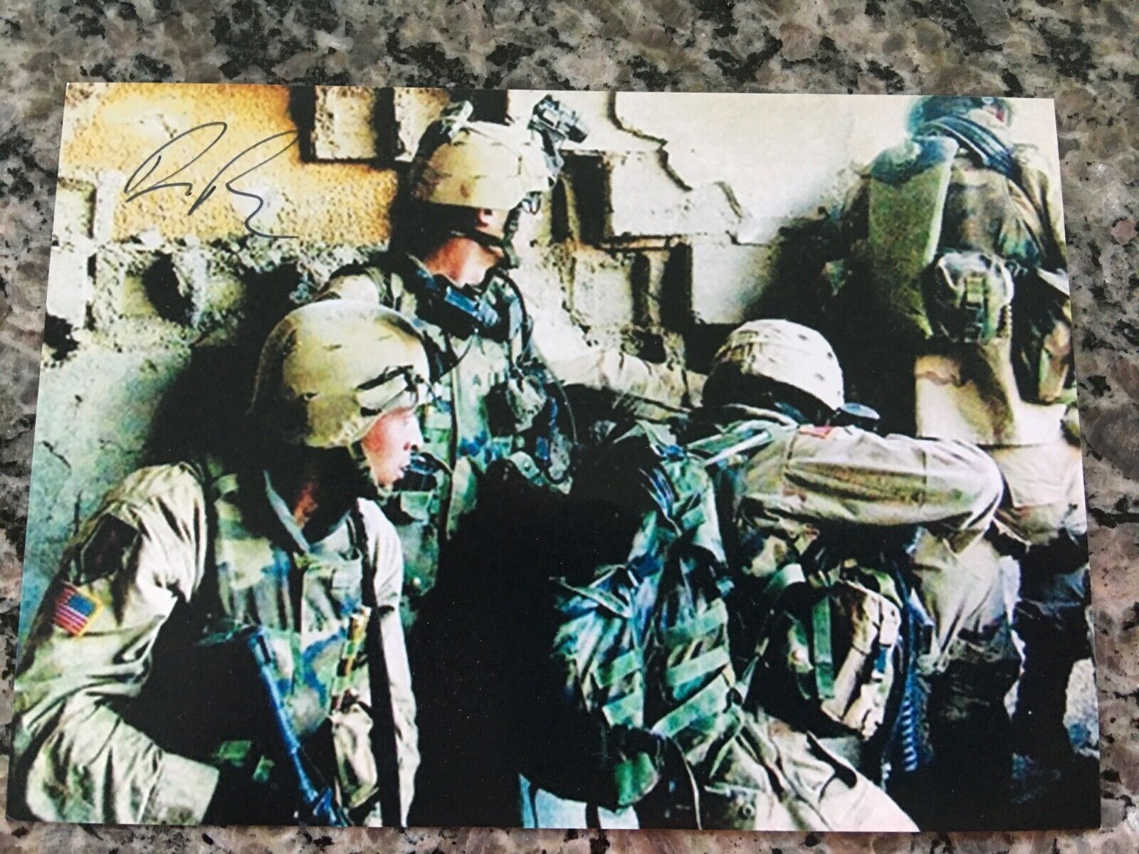 DAVID BELLAVIA 1ST INF DIV IRAQ MEDAL OF HONOR RECIPIENT SIGNED Photo Poster painting & BONUS