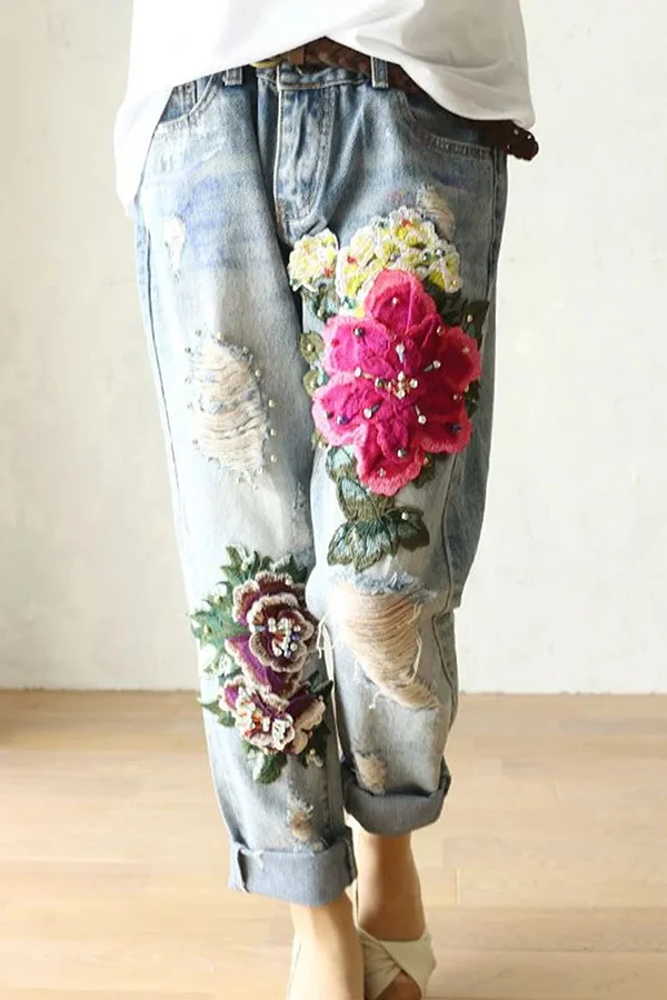 Daily Flower Embroidery Ripped Pearl Decor Denim Jeans