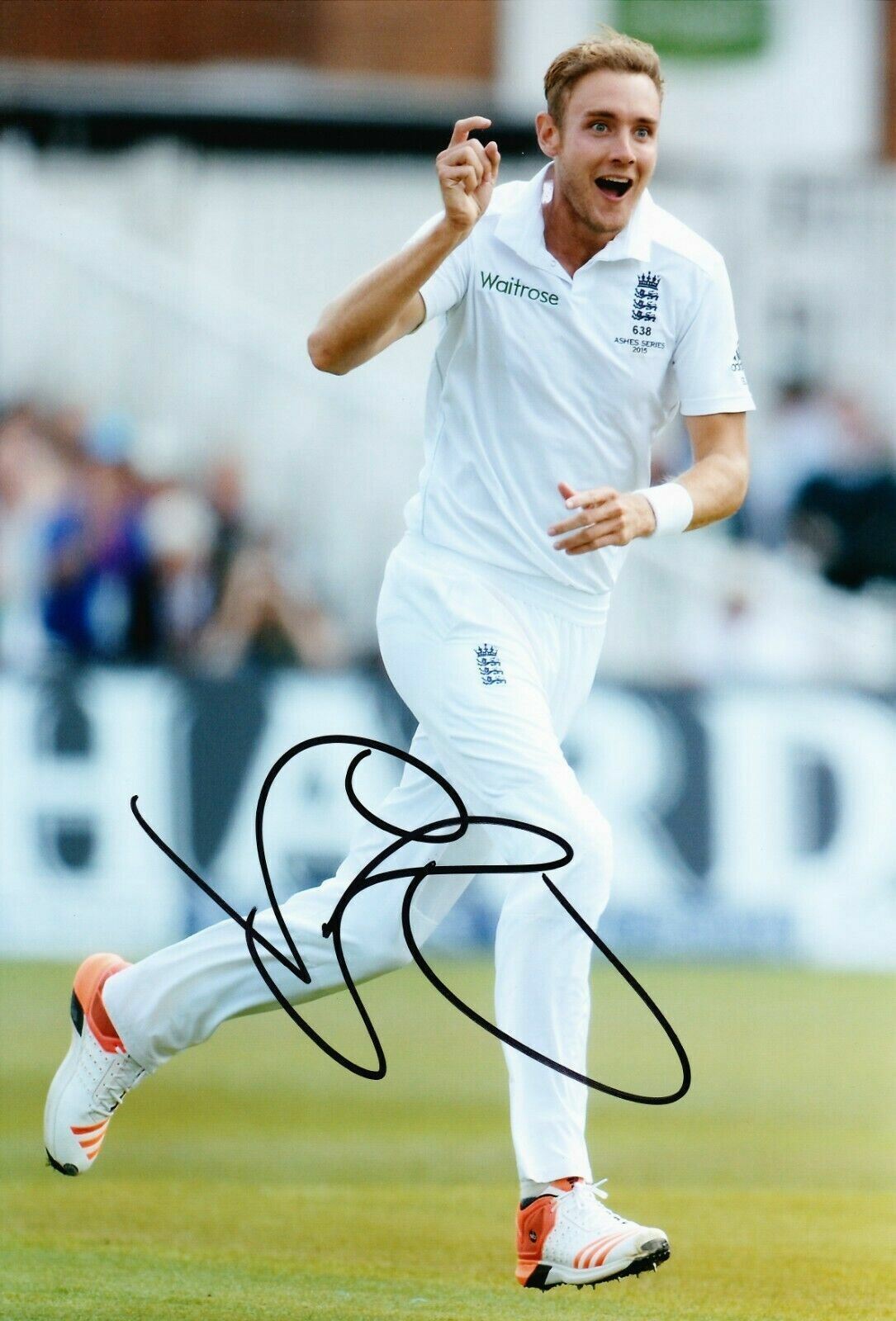 Stuart Broad Signed 12X8 Photo Poster painting 2015 Ashes AFTAL COA (2598)