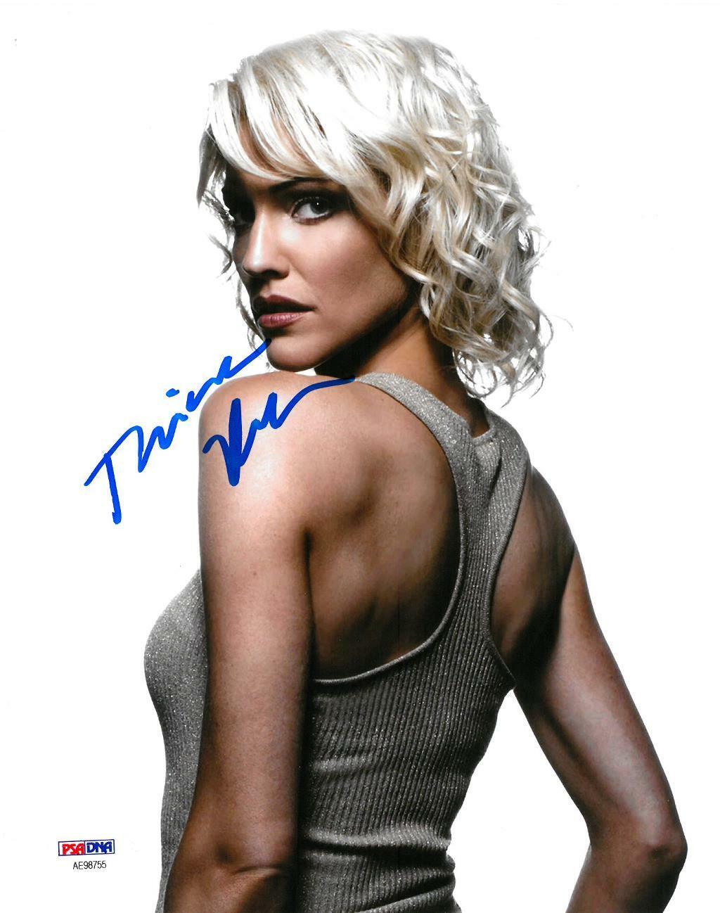 Tricia Helfer Signed Authentic Autographed 8x10 Photo Poster painting PSA/DNA #AE98755