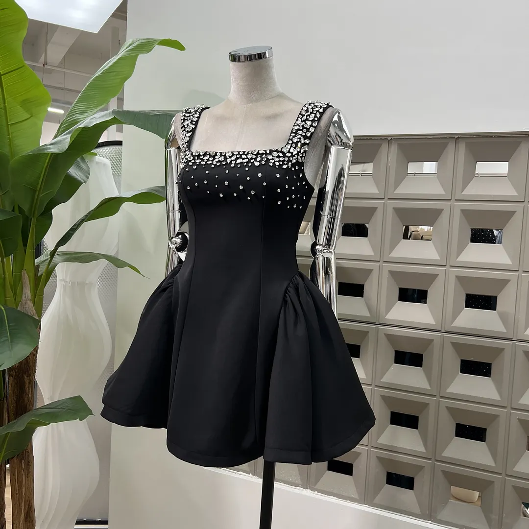 Brownm British Spring Fashion White Rich Beauty Light Luxury Strap Hand Nail Drill Collar Small Dress Waist