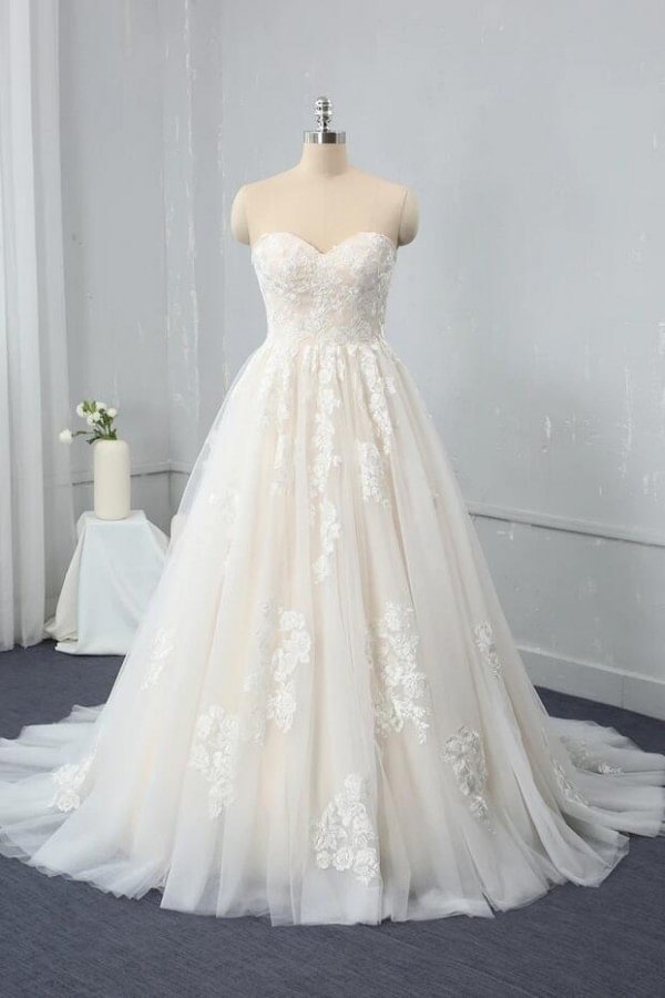 Chic Backless Floor-length A-Line Sweetheart Wedding Dress With Tulle Appliques Lace | Ballbellas Ballbellas