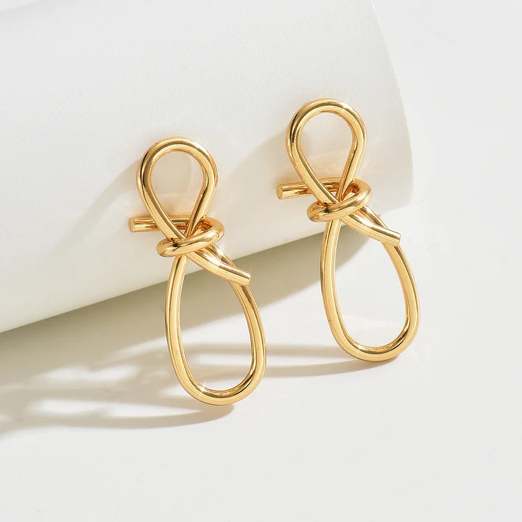 Figure 8 Twist Earrings