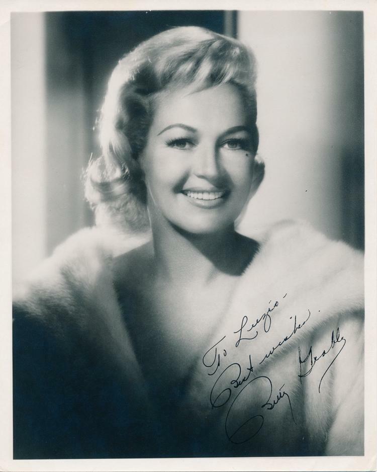 BETTY GRABLE Signed Photo Poster paintinggraph - Film Actress - preprint