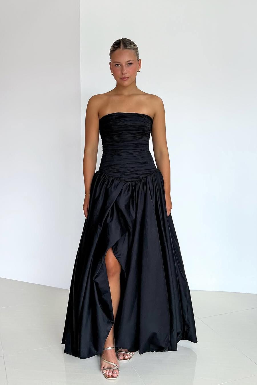 Lussooy Black Chic Satin Strapless Sleeveless Long Pleated A Line Prom Dress with Split 