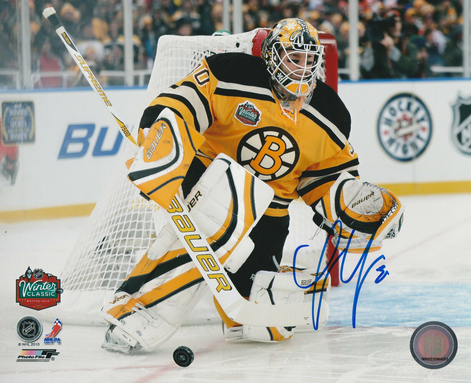 WINTER CLASSIC TIM THOMAS SIGNED BOSTON BRUINS GOALIE 8x10 Photo Poster painting! Autograph