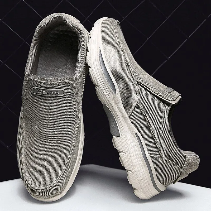 2021 New Men Shoes Spring Casual Shoes Comfortable Fashion Light Outdoor Running Climbing Shoes Hiking Sneakers Non-Slip Loafers