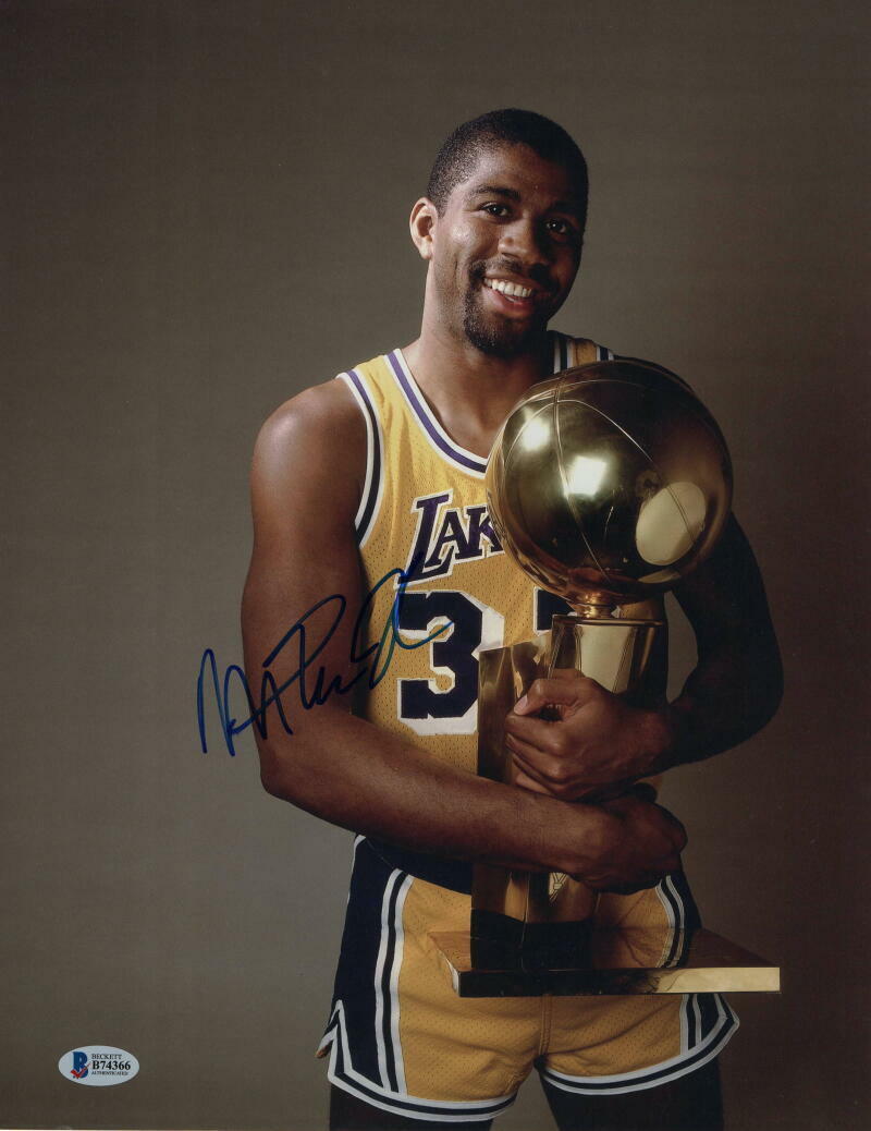 MAGIC JOHNSON SIGNED AUTOGRAPH 11x14 Photo Poster painting - LOS ANGELES LAKERS STAR W/ TROPHY