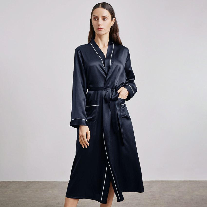 22 MOMME Kimono en soie chic bordure contrastant- SOIE PLUS